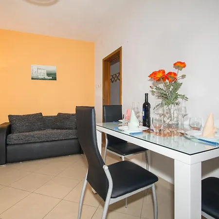Marieta Apartment *