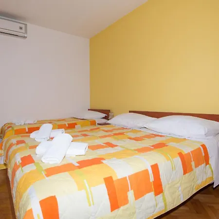 Apartment Marieta *