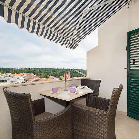 Apartment Marieta *